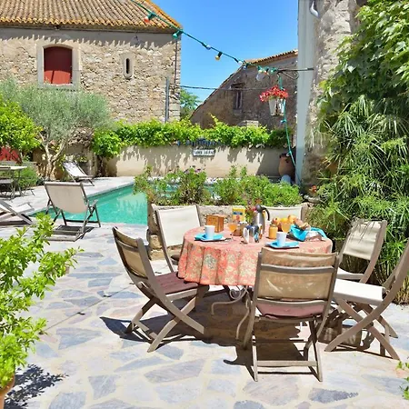 Le Village-hotes 3*