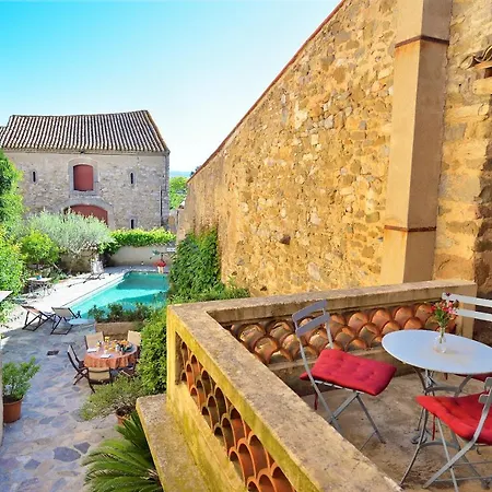 Le Village-hotes Bed & Breakfast 3*