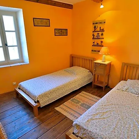 Le Village-hotes Bed and breakfast