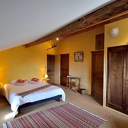 Le Village-hotes Bed and breakfast