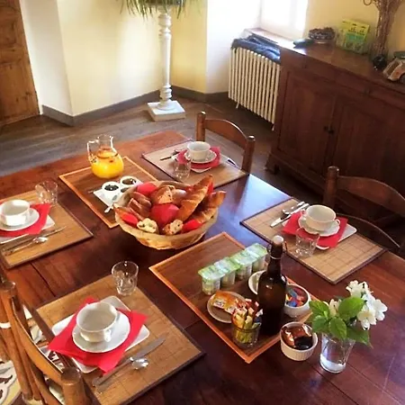 Bed and breakfast Le Village-hotes 3*