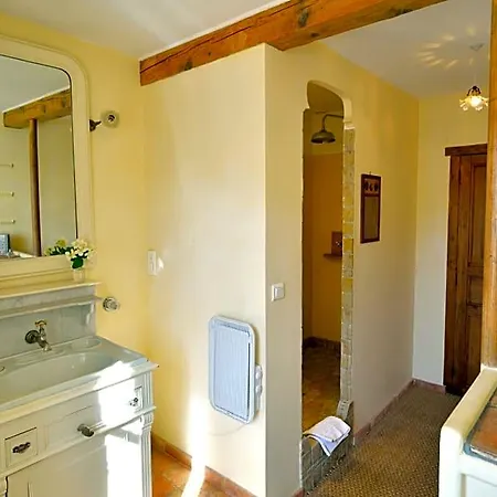 Le Village-hotes Bed and breakfast Sainte-Valière