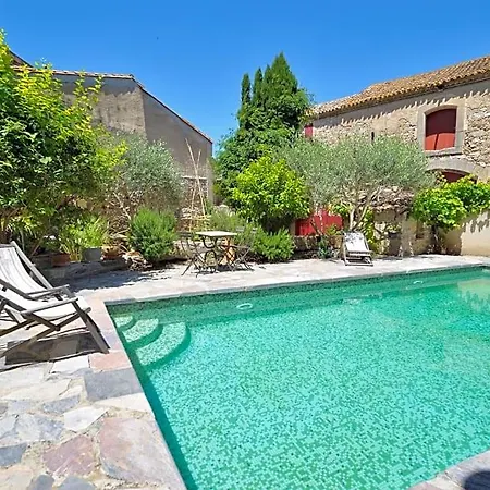 Bed and breakfast Le Village-hotes 3*